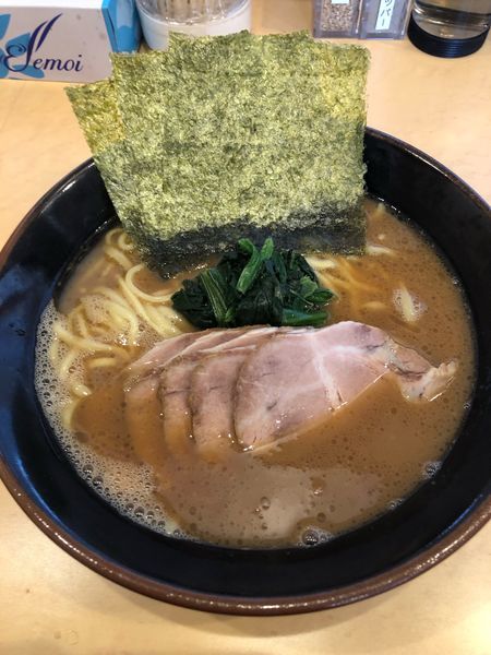 「チャーシュー麺並980円硬め濃いめ、ライス」@横浜家系らーめん 英 岐阜店の写真