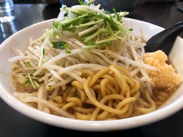 「醤油ラーメン 750円 中盛1.5玉 50円」@麺屋 花形の写真