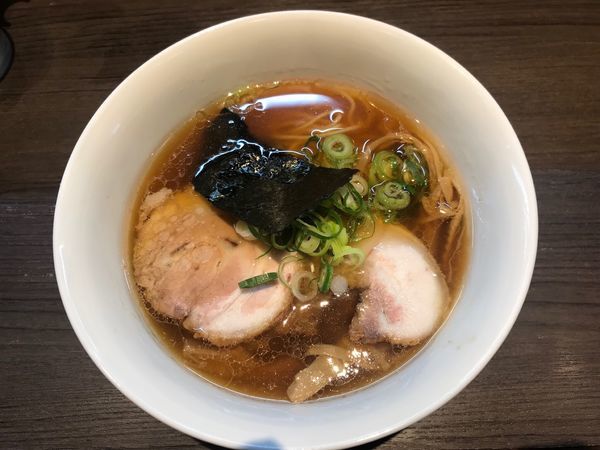 「醤油らぁ麺」@支那そばや 本店の写真