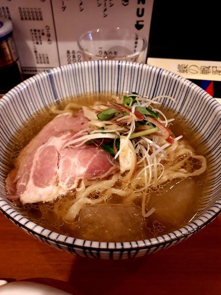 「(夏の限定)冷たい煮干しぶっかけ800円」@自家製手もみ麺 鈴ノ木の写真