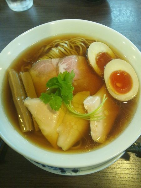 「特製醤油らぁ麺」@らぁ麺 紫陽花の写真