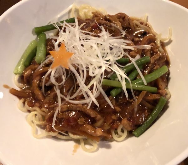 「豚肉とタケノコのあんかけ麺」@Vulcania Restaurantの写真