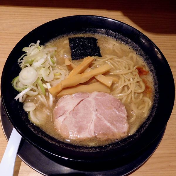 「らーめん（630円）」@舎鈴 新宿西口店の写真