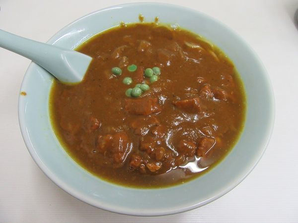 「カレーラーメン（６５０円）＋餃子３２０円」@まこと食堂の写真