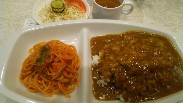 「半スパカレーセット 830円」@カレーハウスリオ 相鉄ジョイナス店の写真