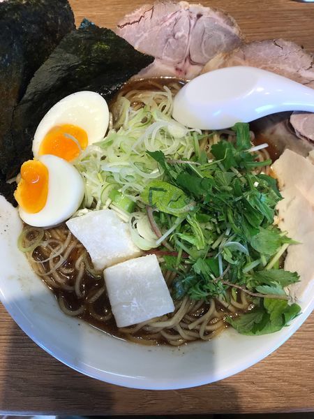 「特性淡麗醤油らーめん」@桔梗と空の写真