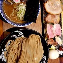 つけ麺並特選全部トッピング、焼売