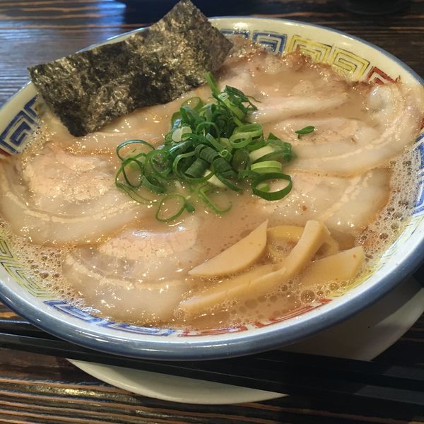 「チャーシューラーメン ＋ 替玉」@大砲ラーメン 本店の写真
