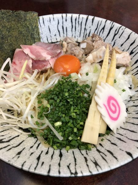 「濃厚玉子と比内地鶏の油そば」@麺匠えにしの写真