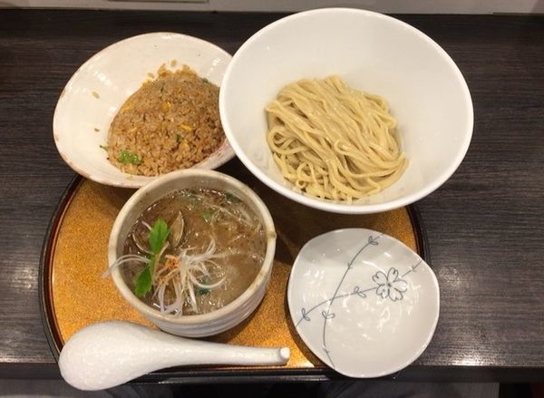 「鶏と貝のつけ麺＋半チャーハン」@チラナイサクラの写真