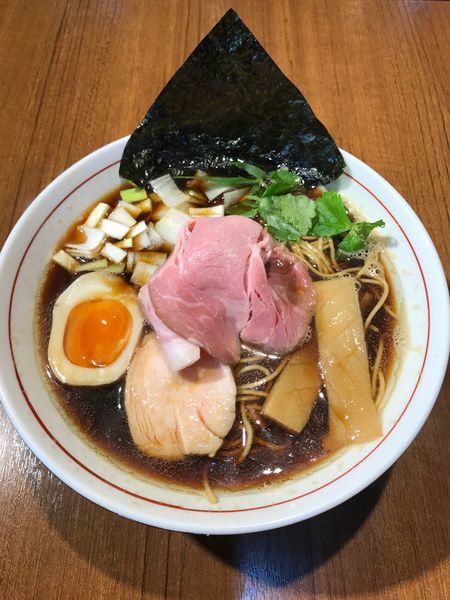 「煮干そば 黒醤油」@寿製麺よしかわ 川越店の写真
