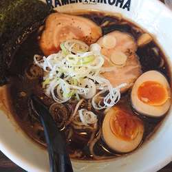 富山ブラックラーメン