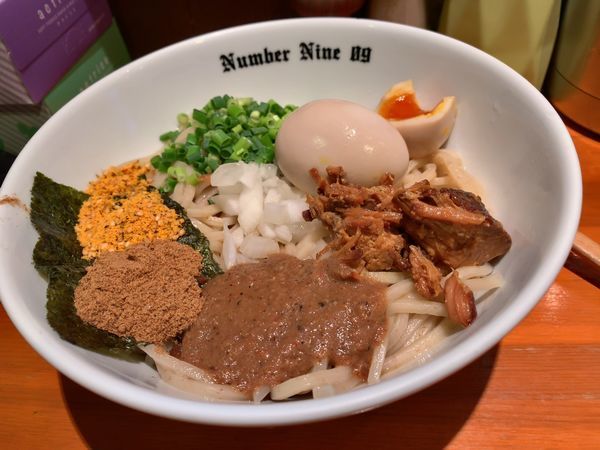 「油そば＋味玉」@麺Dining Number Nine 09の写真