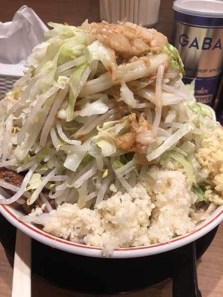 「味噌山 全マシマシ」@豚山 上野店の写真