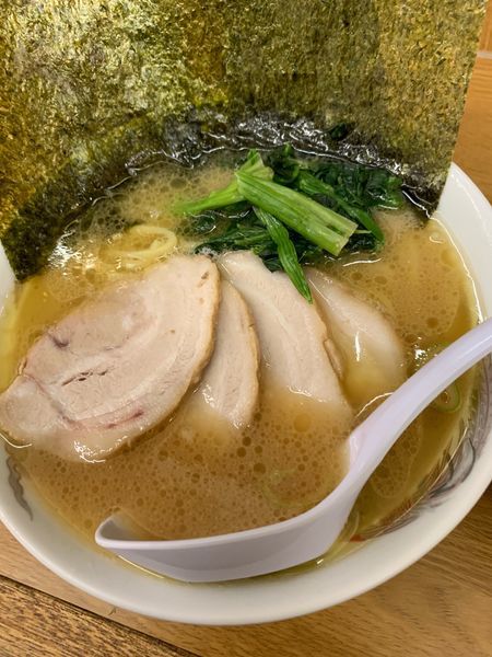 「チャーシューメン850円、ライス100円。」@たかさご家 関内店の写真