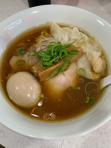「特製醤油らぁめん1100円、ロックロールご飯350円」@ラーメン星印の写真