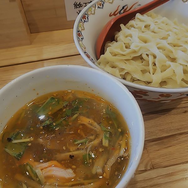 「【限定】冷しピリ辛塩つけ麺」@くじら食堂 nonowa東小金井店の写真