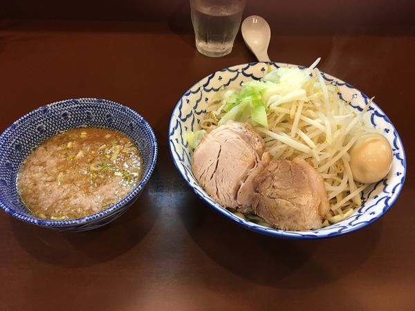 「つけ麺 大盛  味玉子  ヤサイ  熱盛り」@らーめん陸の写真
