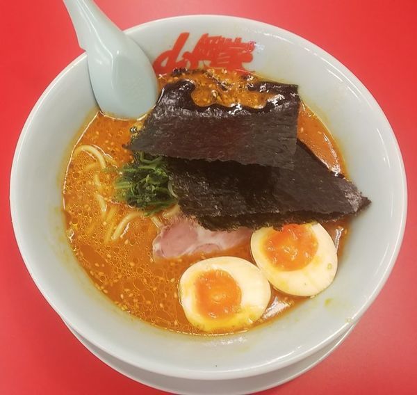 「辛味噌ラーメン750円」@ラーメン山岡家 山形西田店の写真