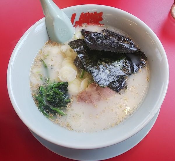 「塩ラーメン」@ラーメン山岡家 山形西田店の写真