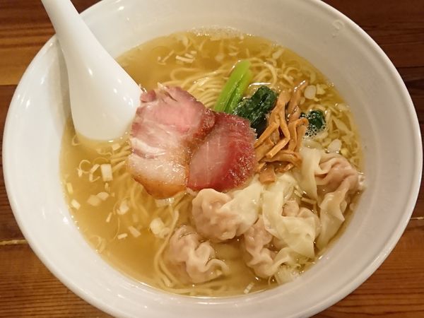 「塩ワンタン麺（5個）」@らーめん穀雨の写真