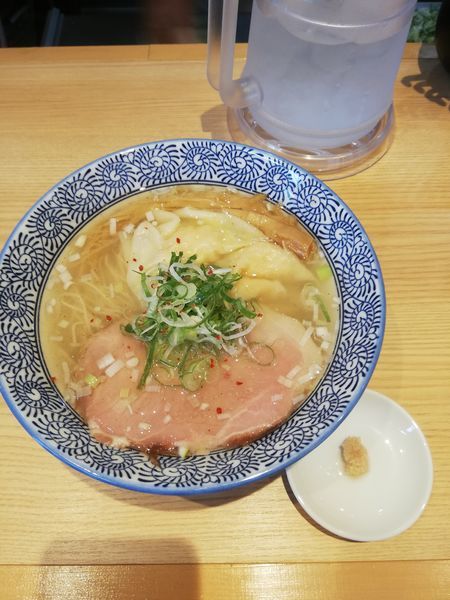 「わんたん塩蕎麦　1000円」@初代葱寅 御茶ノ水店の写真