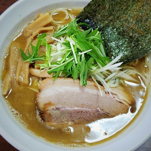 「三流らーめん（二代目濃厚魚介鶏白湯）６８０円」@熱い三流の写真