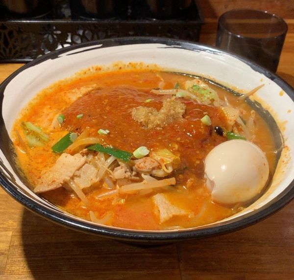 「味玉どて辛めん バラ肉倍増」@どてちん 習志野店の写真