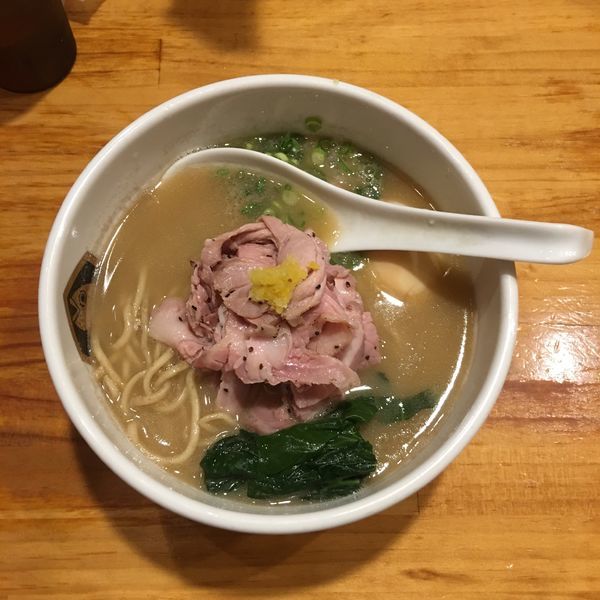 「濃厚真鯛らーめん 味玉」@真鯛らーめん 麺魚の写真