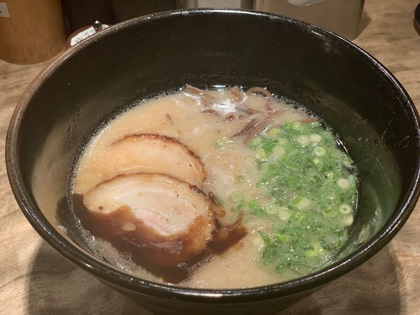「濃まるラーメン」@博多うま馬 東京駅店の写真