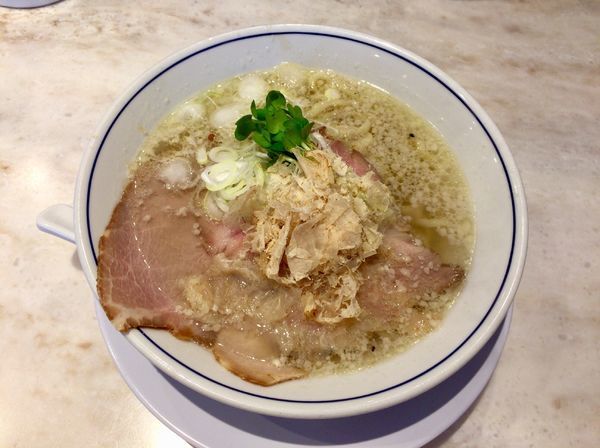 「らーめん 塩ver.」@らーめん鱗 高槻店の写真