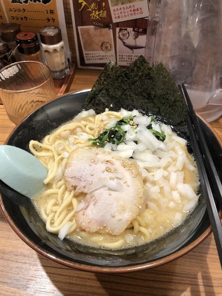 「ラーメン（500円）」@横浜家系ラーメン 壱角家 上野店の写真