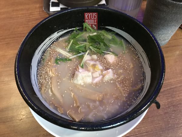 「ミニ RYUS 鶏白湯 塩ラーメン」@RYUS NOODLE BARの写真