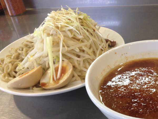 「つけ麺赤＋味玉」@らーめん大 本郷店の写真