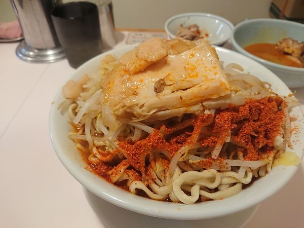 「スッパ辛 大 豚 生卵キムチ」@成蹊前ラーメン 吉祥寺の写真