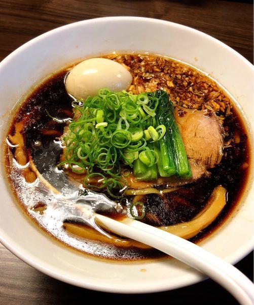 「川越醤油BLACK(味玉)」@花笑み中華そば かれんの写真