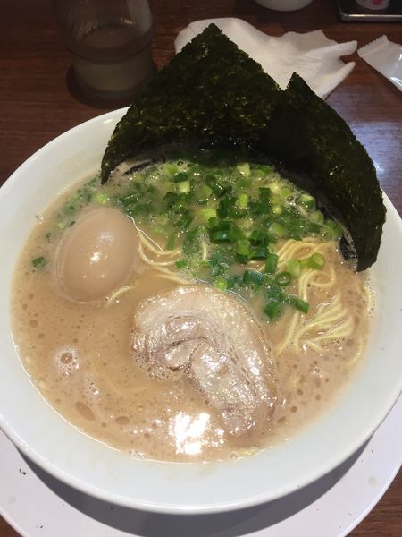 「味玉ラーメン ¥832」@ばってんラーメン 町田店の写真