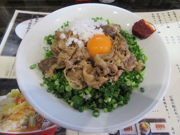 「牛肉ネギまぜそば（９００円）＋肉増し２００円」@ラーメン礼の写真