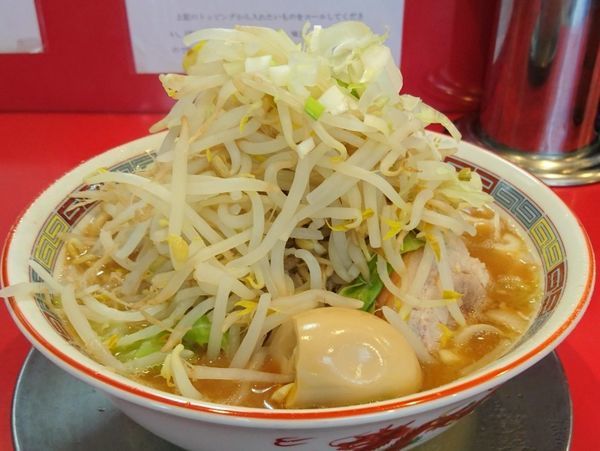 「ラーメン並盛り(ヤサイ・ネギ・味玉)」@ジャンプの写真