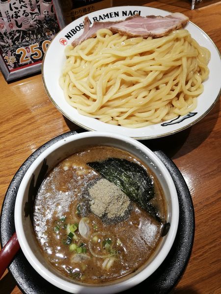 「濃厚煮干つけめん」@NIBOSHI TSUKEMEN 凪 新宿ゴールデン街店新館の写真