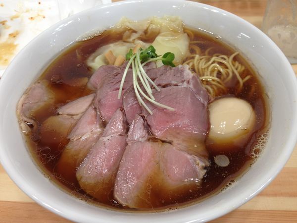 「特製中華そば＋チャーシュー」@中華そば こてつの写真