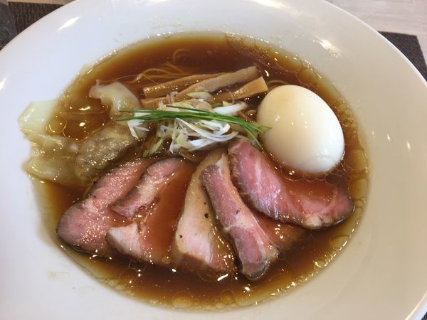 「特製 地鶏としじみの中華蕎麦(醤油)」@宍道湖しじみ中華蕎麦 琥珀 東京本店の写真