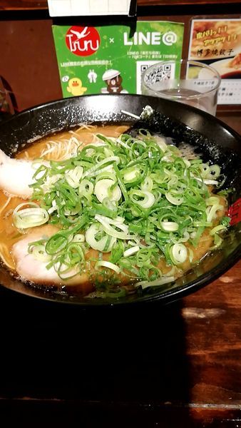 「黒マー油ラーメン」@博多ラーメン つるの写真