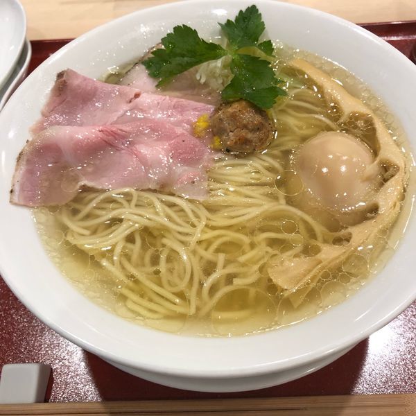 「味玉いりこラーメン」@麦と麺助 新梅田中津店の写真