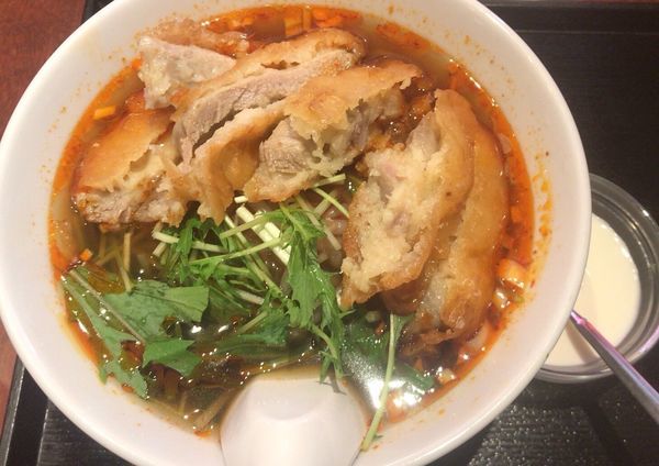 「麻辣排骨麺」@四川料理・上海料理 新荘園の写真