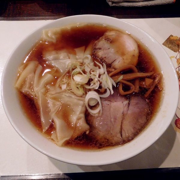 「東京神保町らーめん昔味 ワンタン麺（細麺 850円）」@麺や 菜かむらの写真