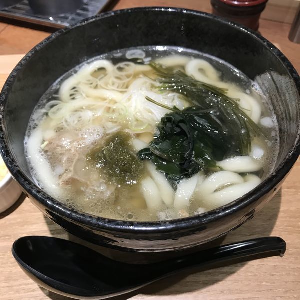 「牛かすうどん（￥580）」@牛かすうどん りっちゃん 神保町店の写真