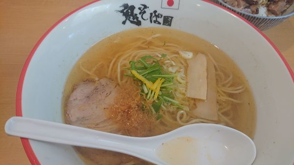 「鬼塩ラーメン＋チャーシュー丼」@鬼そば 藤谷の写真