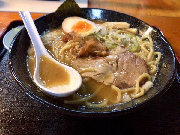 「濃厚中華そば 小」@つけ麺 中華そば 佐とうの写真