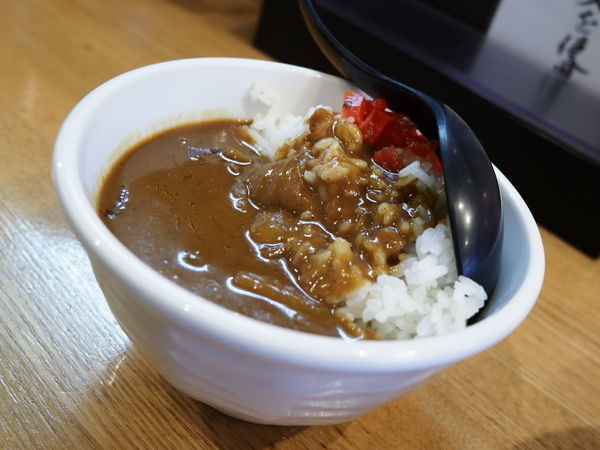 「ランチタイム限定セット 麺類に＋３００円で半カレーライス」@鎌倉RENの写真